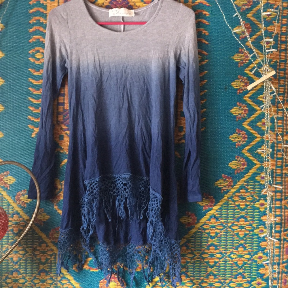Long sleeve with lace bottom